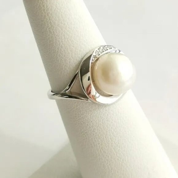 CULTURED white freshwater pearl White Sapphire Ring in Sterling Silver - Picture 5 of 8